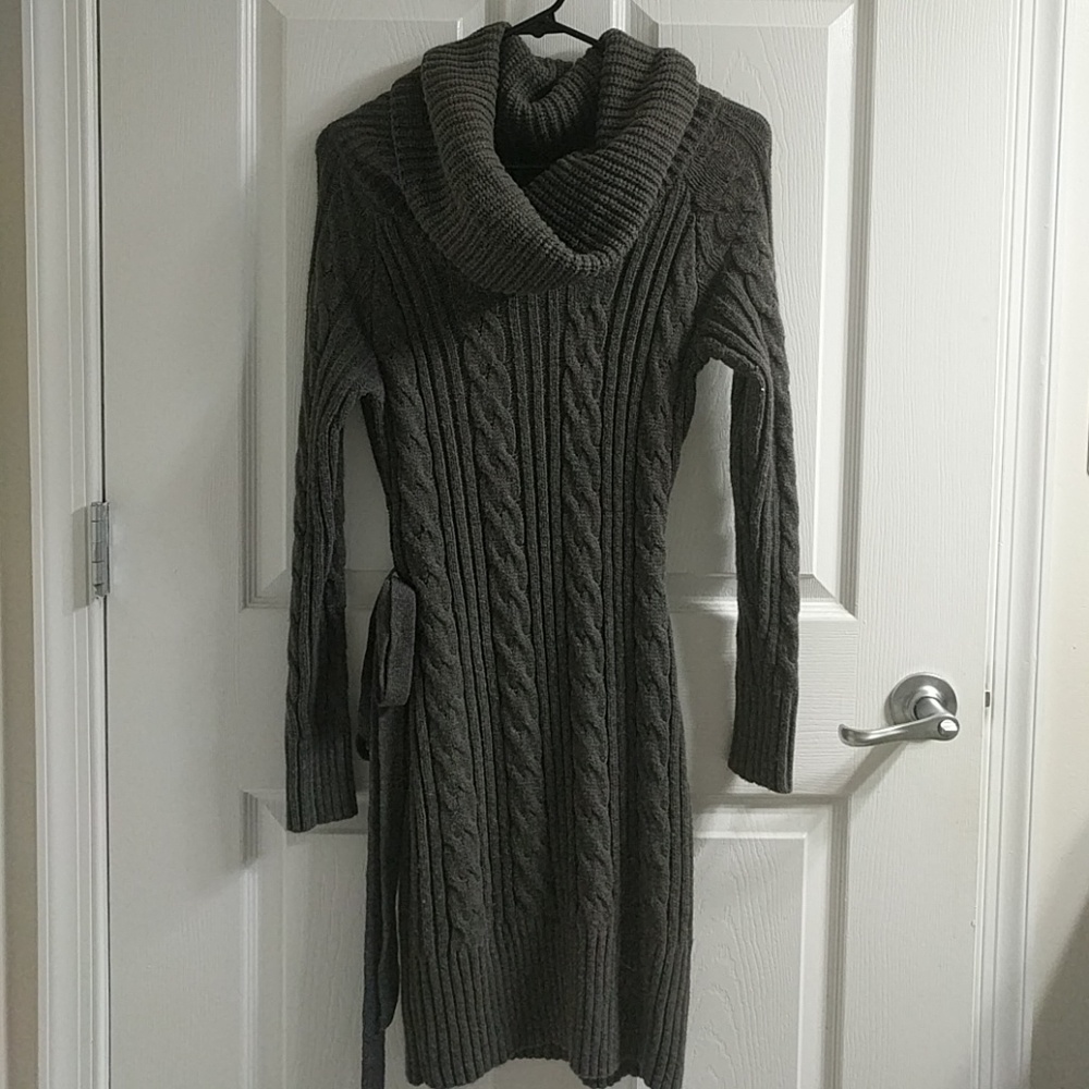 Jessica Simpson gray cable knit dress